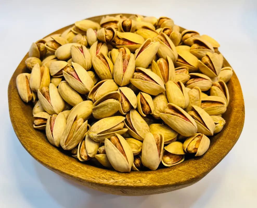 پسته اکبری دستچین نمکی زعفرانی