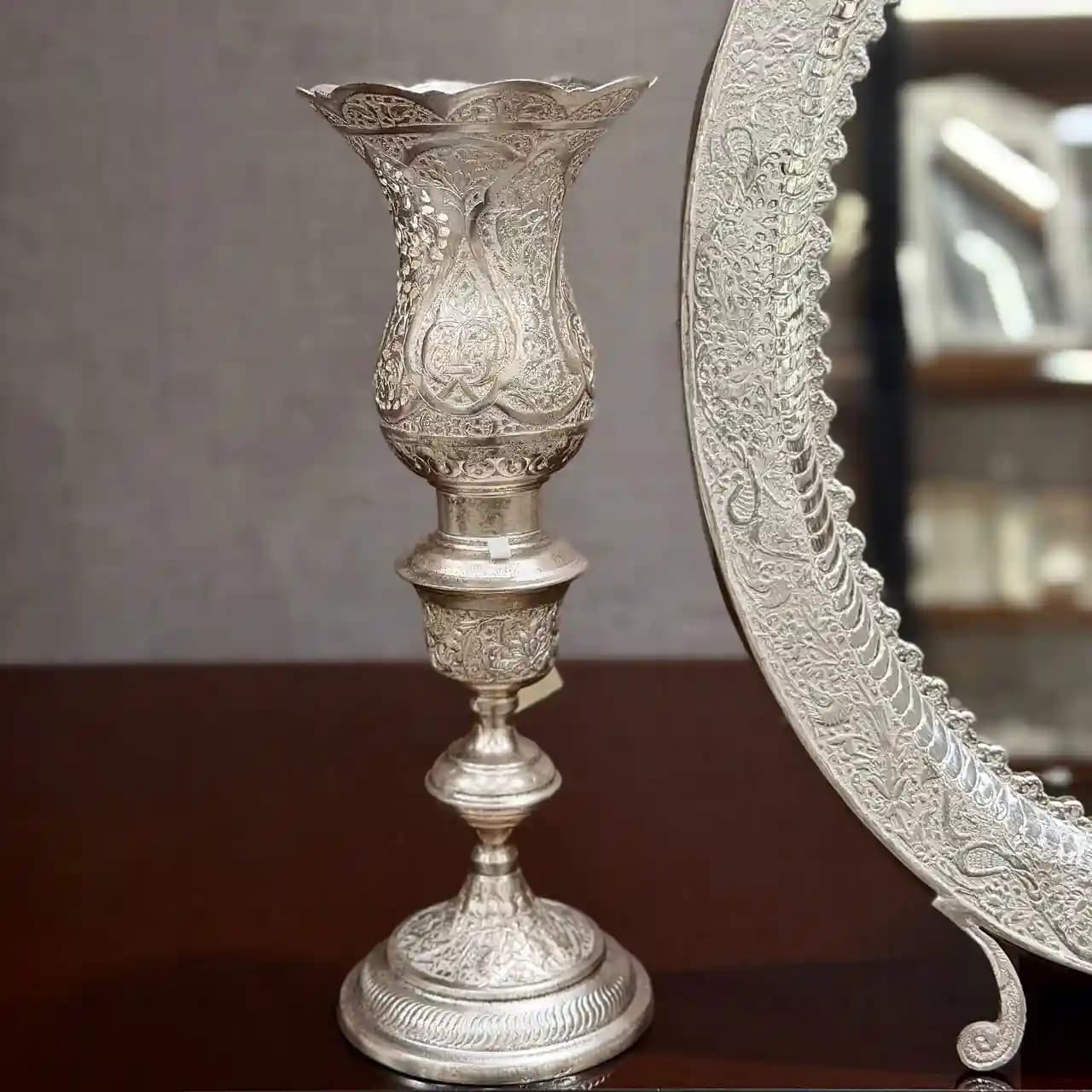 ست آینه نقره بیضی و شمعدان لاله بدون آویز گل و مرغ — تصویر ۲