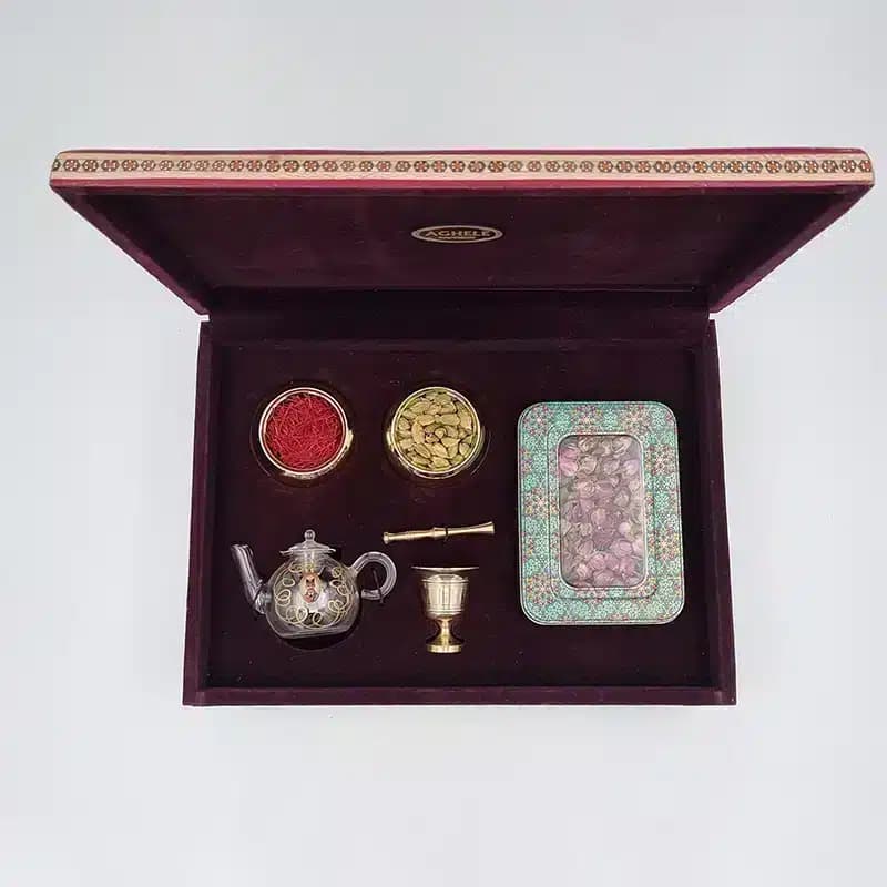 پک زعفران کادویی سوپرنگین 3 گرمی به همراه گل محمدی، هل، هاون و قوری (کد 316) — تصویر ۵