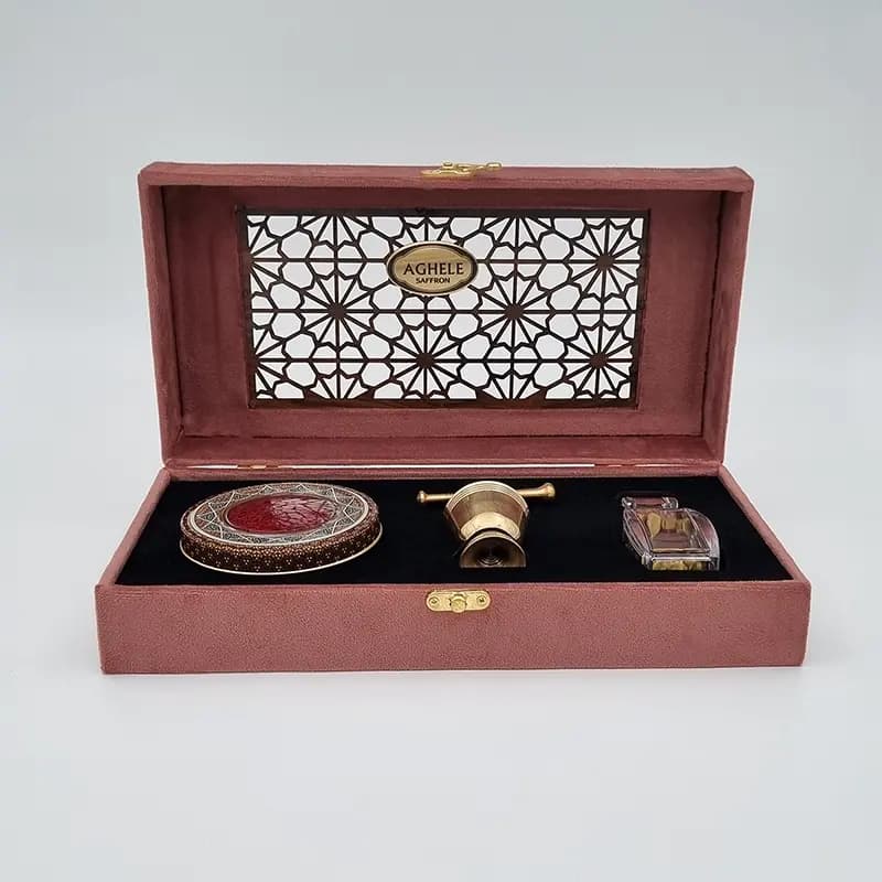 پک زعفران کادویی سوپرنگین 3 گرمی به همراه هل و هاون (کد 171) — تصویر ۴