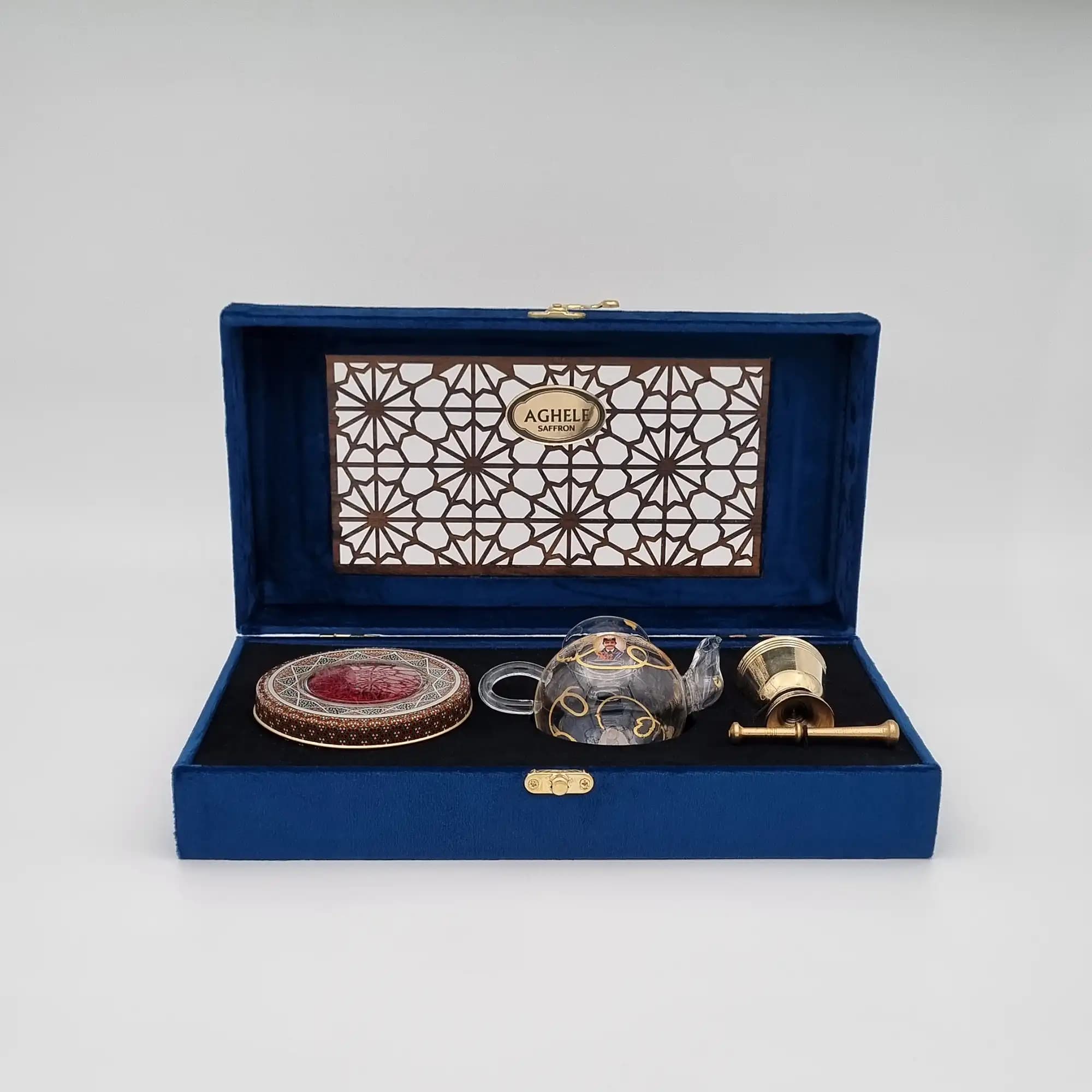 پک زعفران کادویی سوپرنگین 3 گرمی به همراه هاون و قوری (کد 156) — تصویر ۲