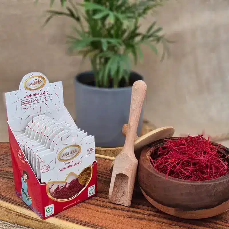 باکس 10 عددی زعفران نگین 0.5 گرمی در بسته‌بندی پاکتی — تصویر ۲