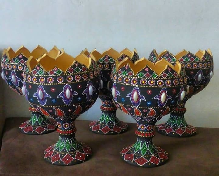 ظرف پایه دار سفالی کد 10774 — تصویر ۲