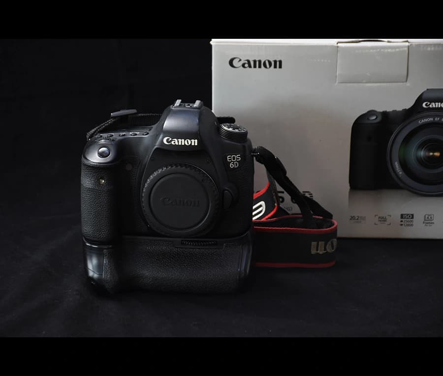 دوربین Canon 6D بدنه به همراه باتری گریپ دست دوم