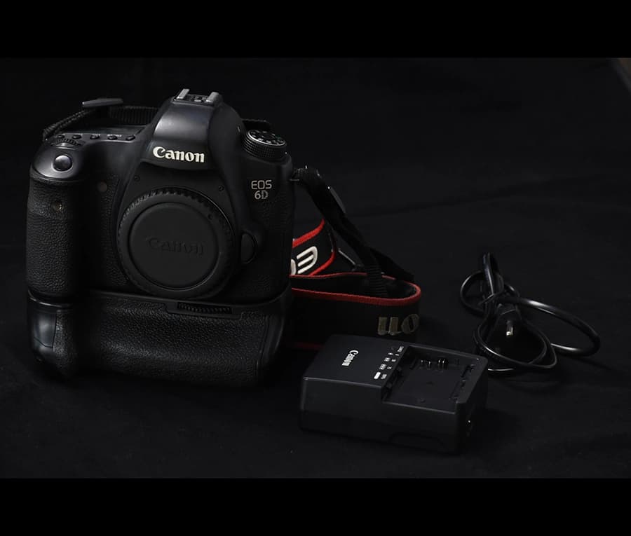 دوربین Canon 6D بدنه به همراه باتری گریپ دست دوم — تصویر ۲