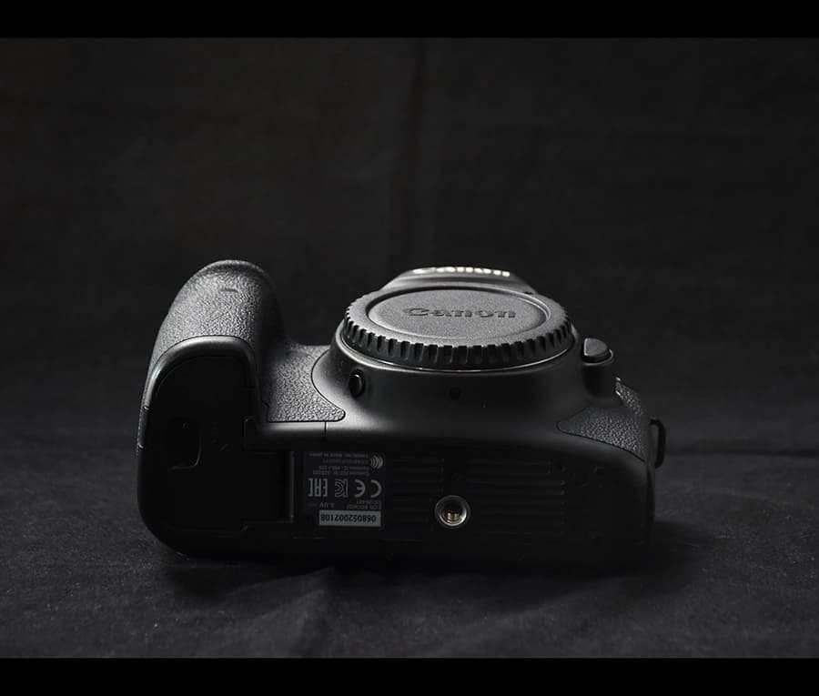 دوربین Canon 6D بدنه دست دوم — تصویر ۴