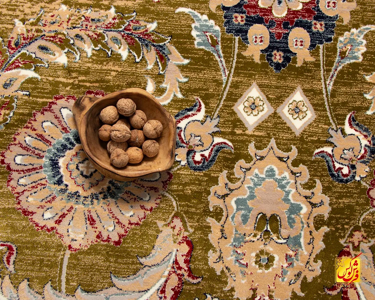 فرش وینتیج پاسارد سبز حاشیه لاکی — تصویر ۳