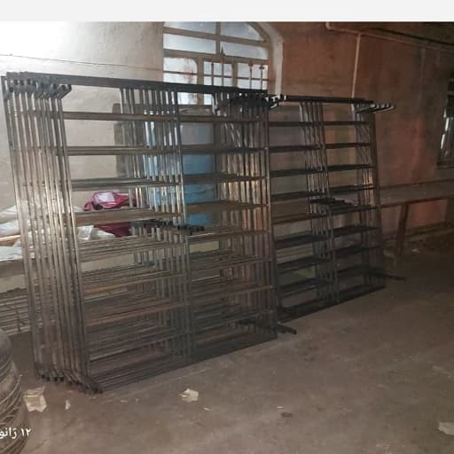 کفی تخت فلزی 2در 160 ساده 8 تسمه یک پل و 8 پایه . ارسال با باربری . پس کرایه مبلمان فرنا مدل 1144481