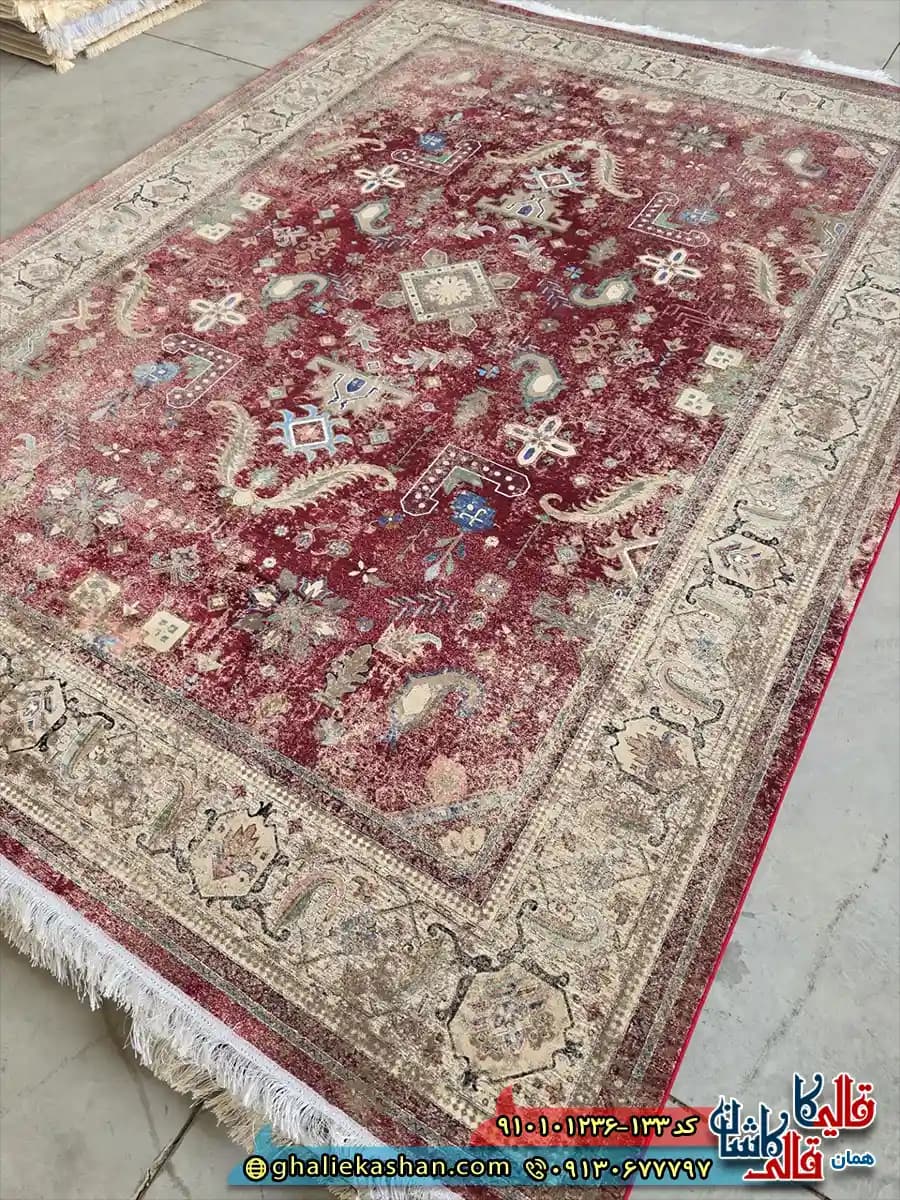 فرش وینتیج سنتی 1200 شانه طرح هیرمن رنگ قرمز لاکی کاشان — تصویر ۲