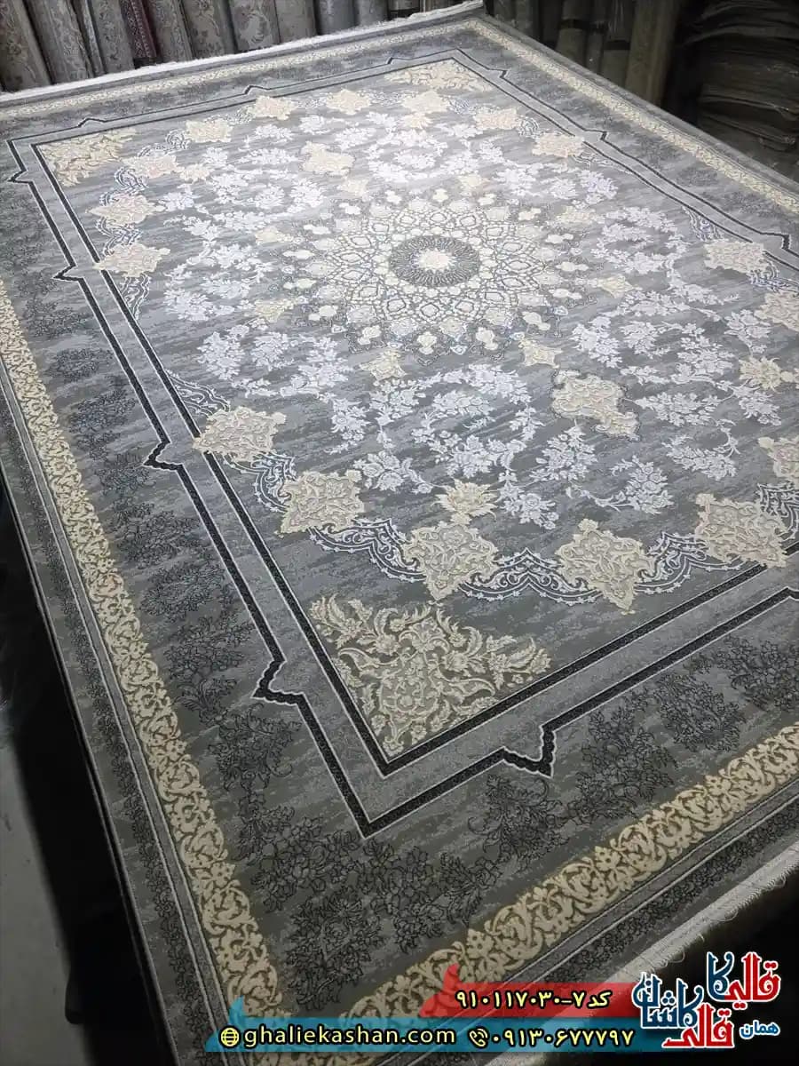 فرش طلاکوب وینتیج 700 شانه گل برجسته طرح نگین رنگ طوسی دودی کاشان
