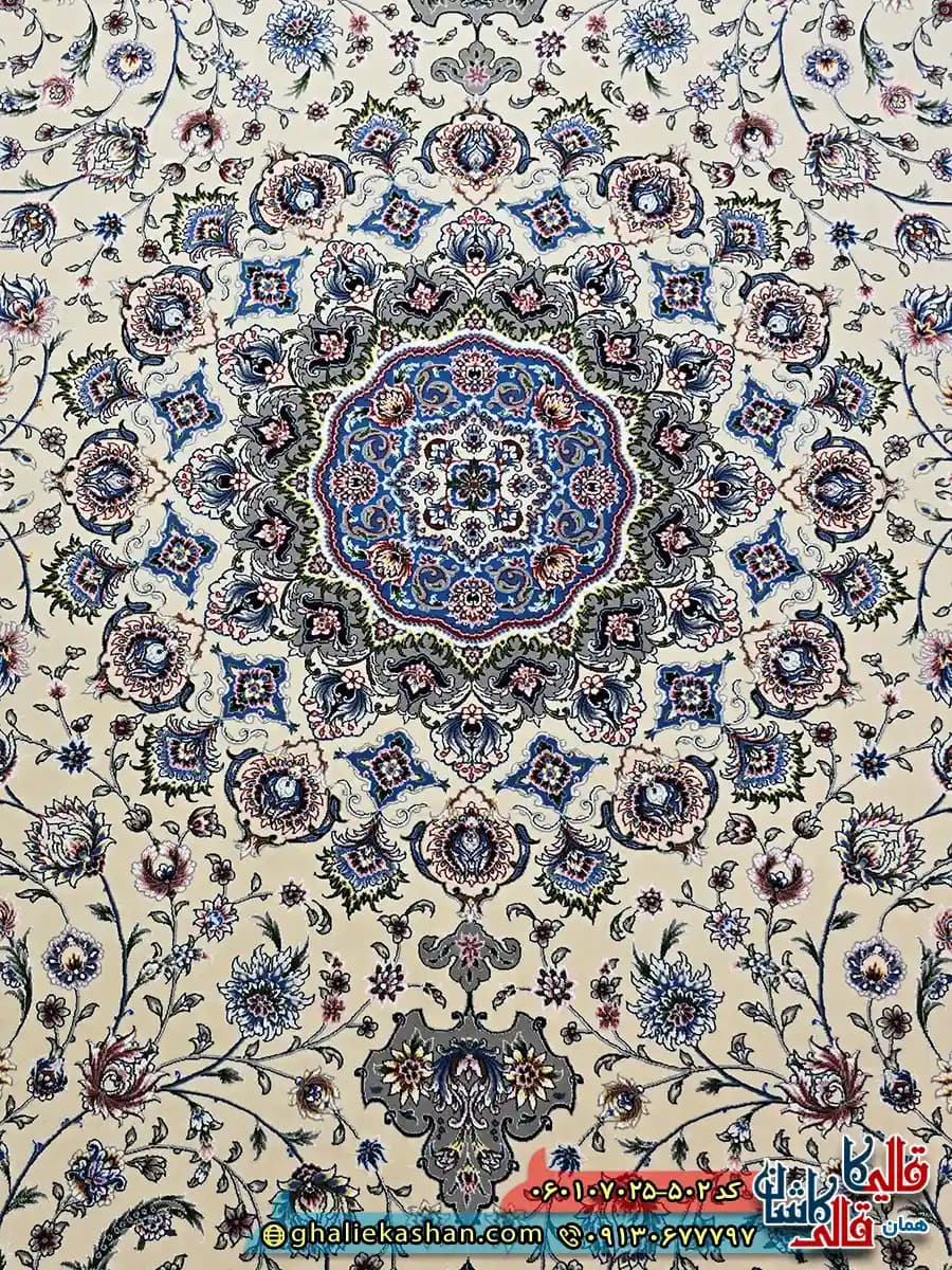 فرش کلاسیک 700 شانه طرح اصفهان رنگ کرم کاشان — تصویر ۴