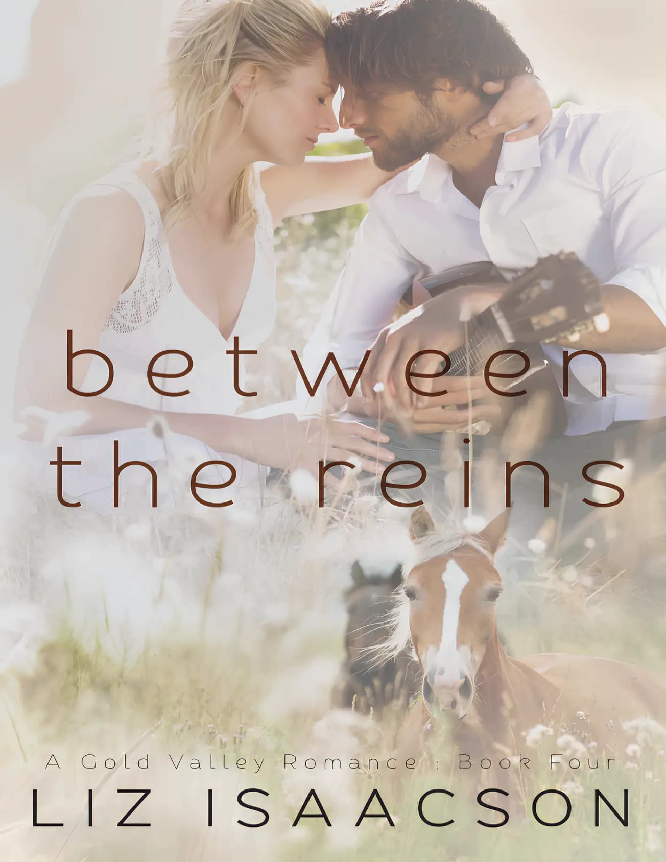 کتاب میان افسارها (Between the Reins) نسخه انگلیسی PDF | لیز آیزاکسون