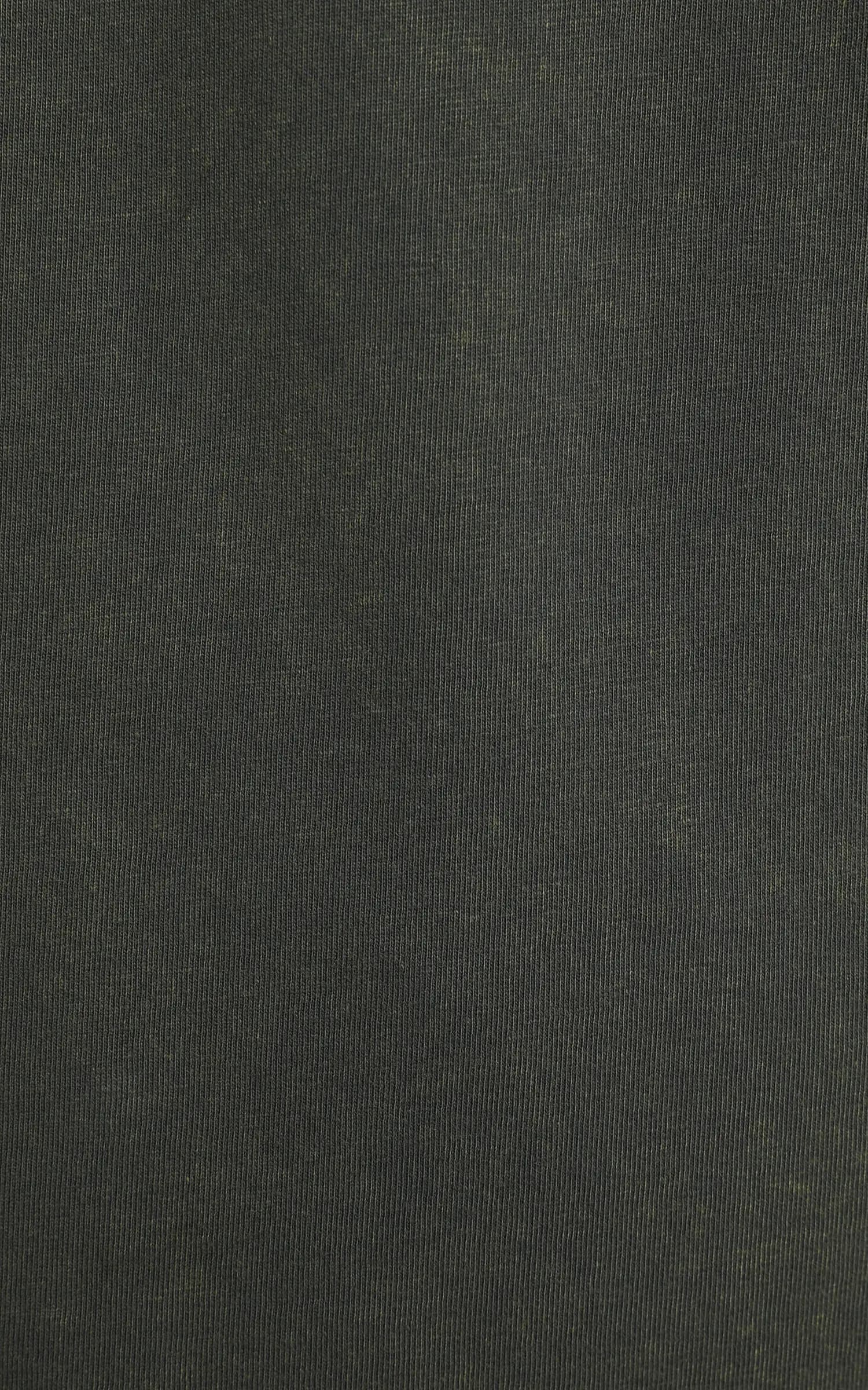تیشرت مردانه سبز خاکی طرحدار جلو و پشت COLIN’S کد CL1080491 — تصویر ۶