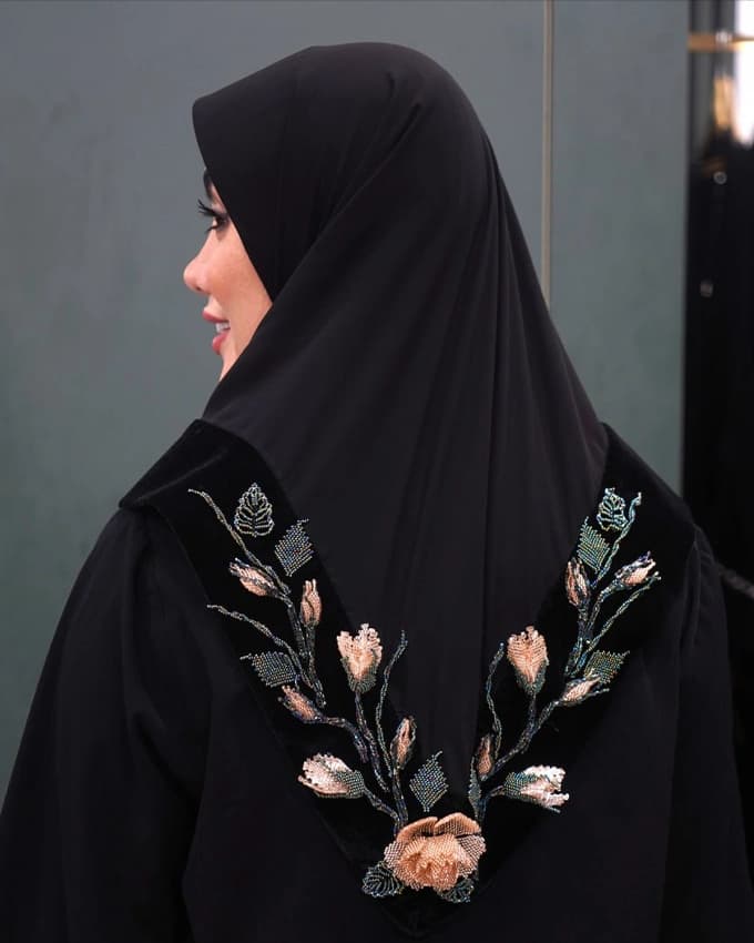 روسری حریر حاشیه مخمل روشنا