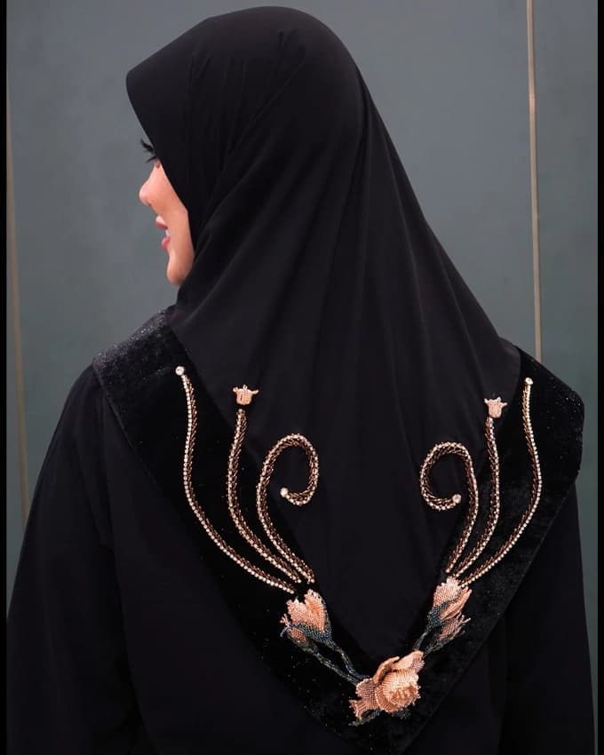 روسری حریر حاشیه مخمل حورا