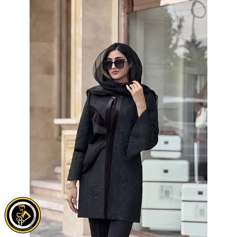 مانتو زنانه مجلسی خرجکار مشکی — تصویر ۲