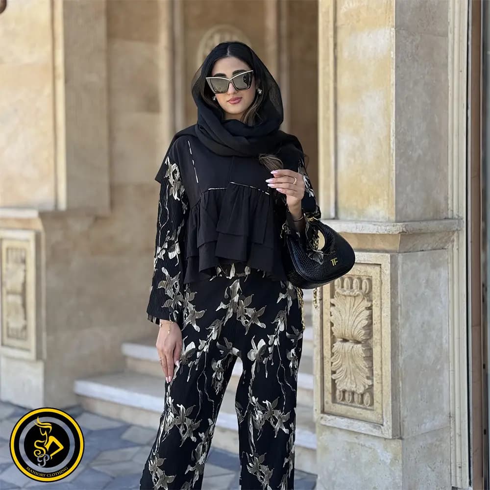 ست دو تیکه زنانه کراپ و شلوار چین‌دار