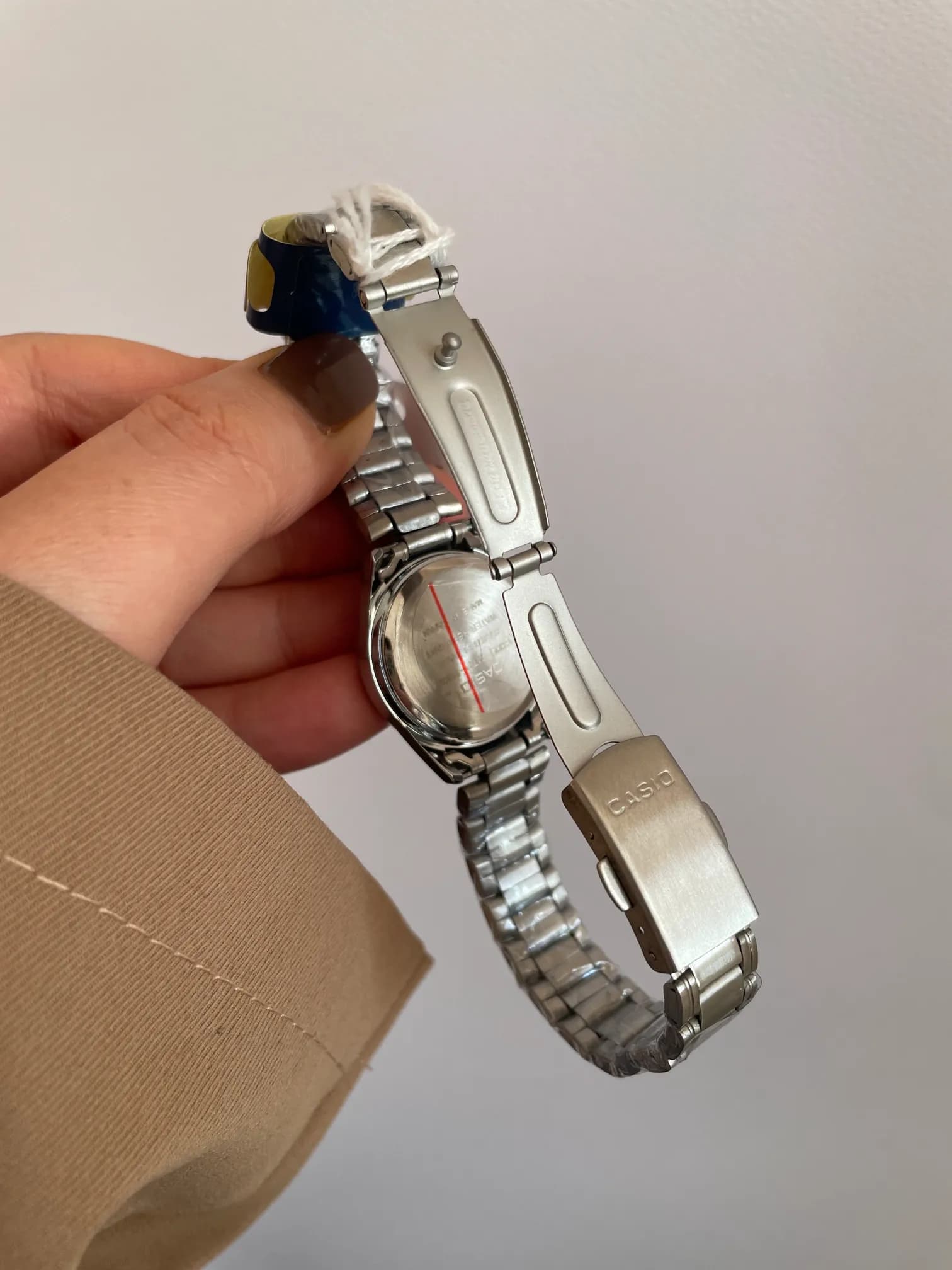 ساعت مچی زنانه CASIO صفحه مشکی — تصویر ۳
