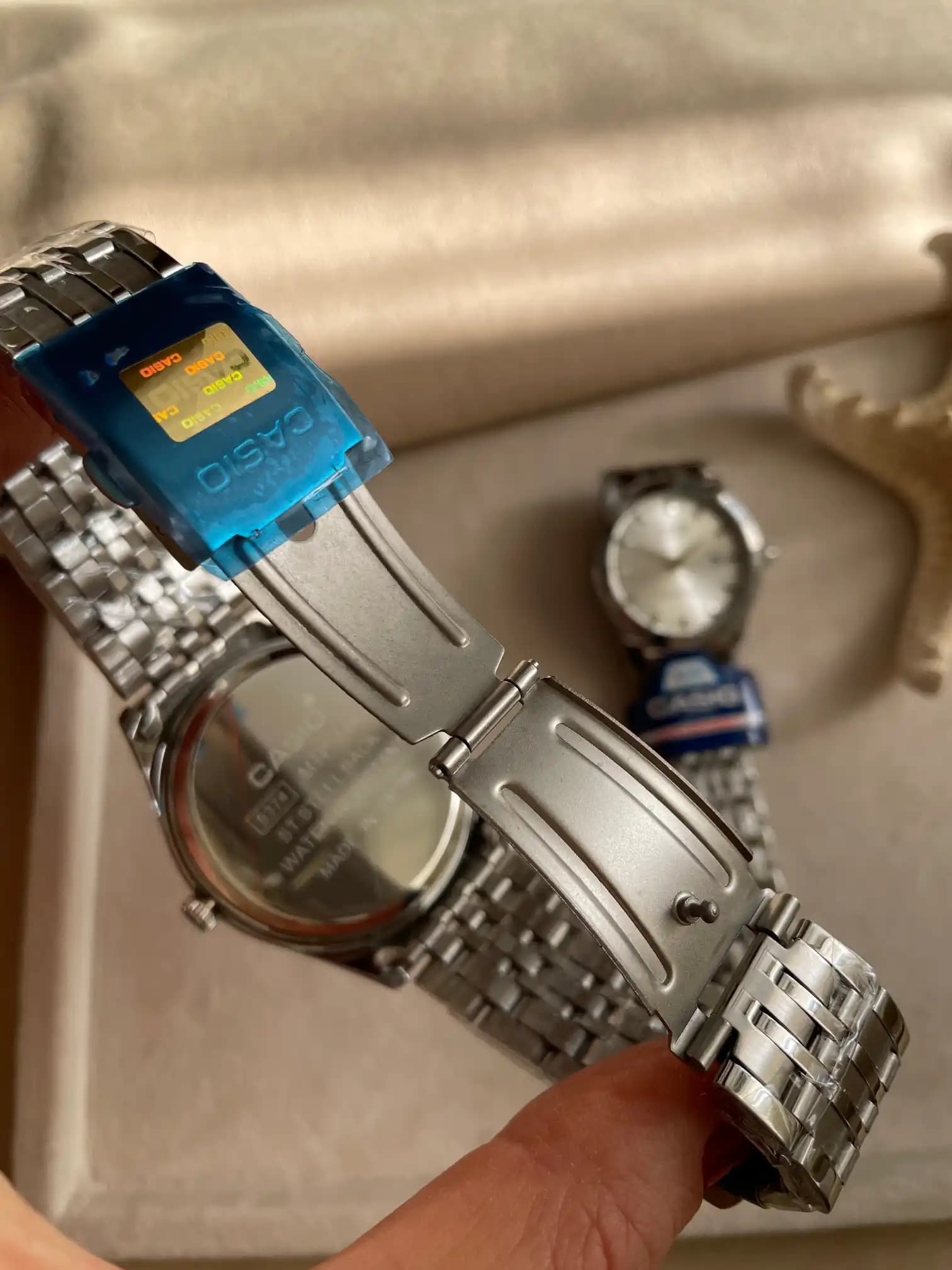 ساعت مچی کلاسیک کاسیو (Casio) مدل نقرهای — تصویر ۸