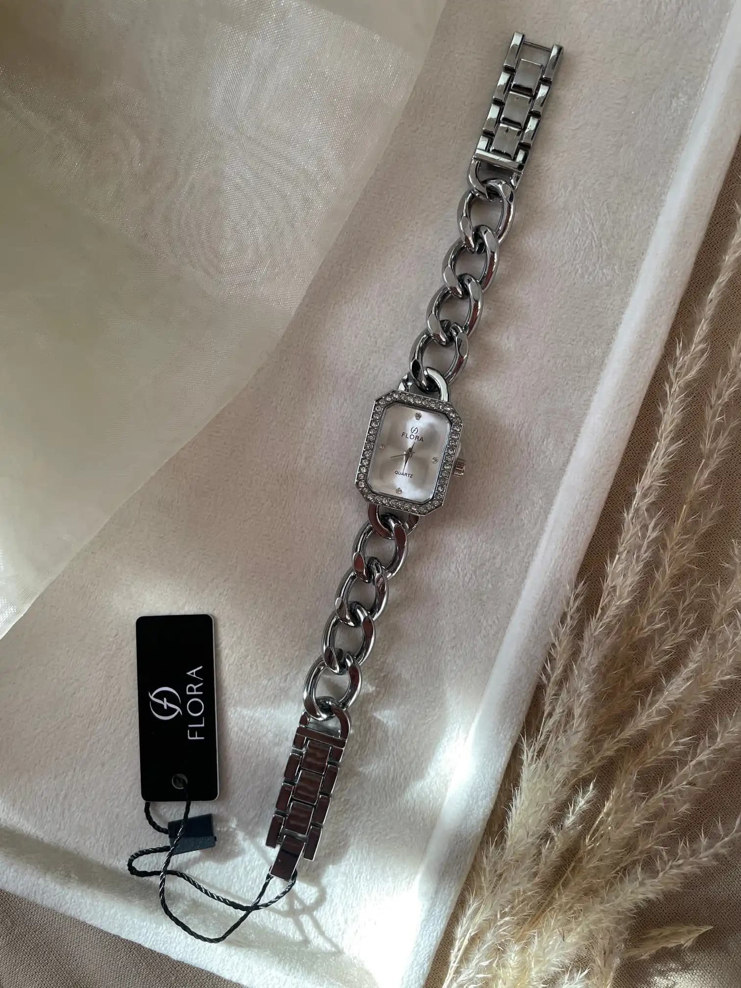 ساعت مچی زنانه استیل طرح زنجیری نگیندار – مدل فشن کلاسیک براق — تصویر ۳