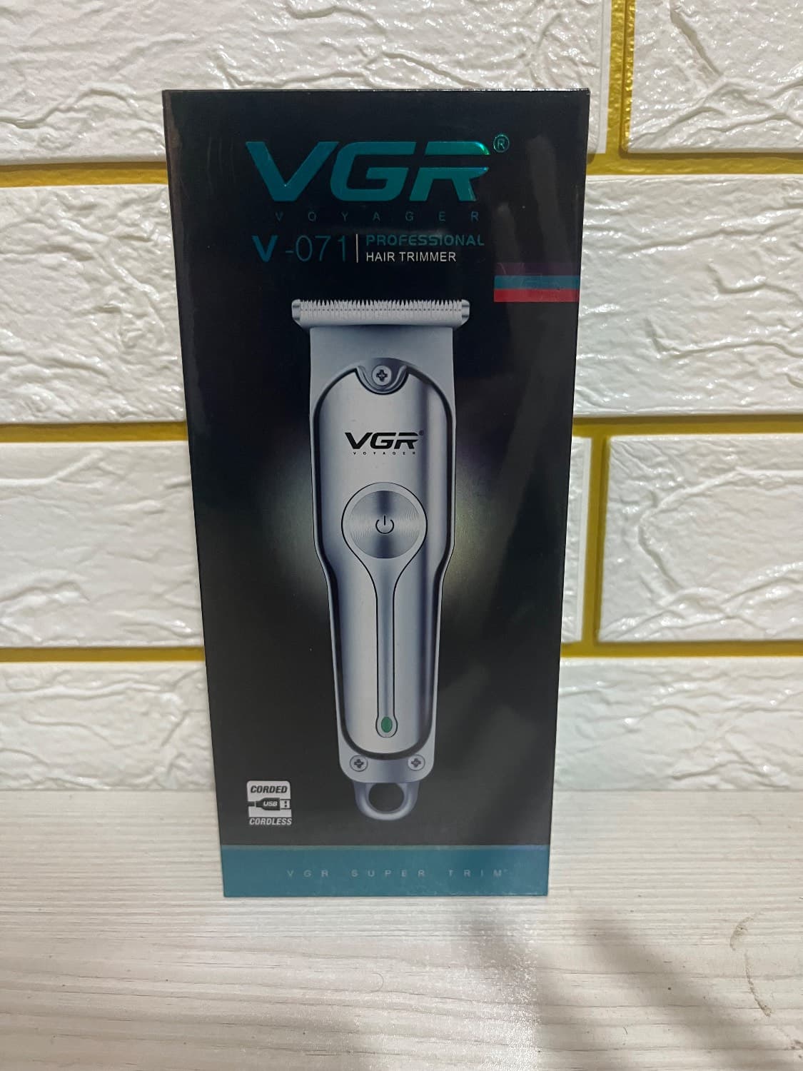 ماشین اصلاح وی جی ار کد مدل Vgr-071 با برش مستقیم و استیل ضد زنگ — تصویر ۲