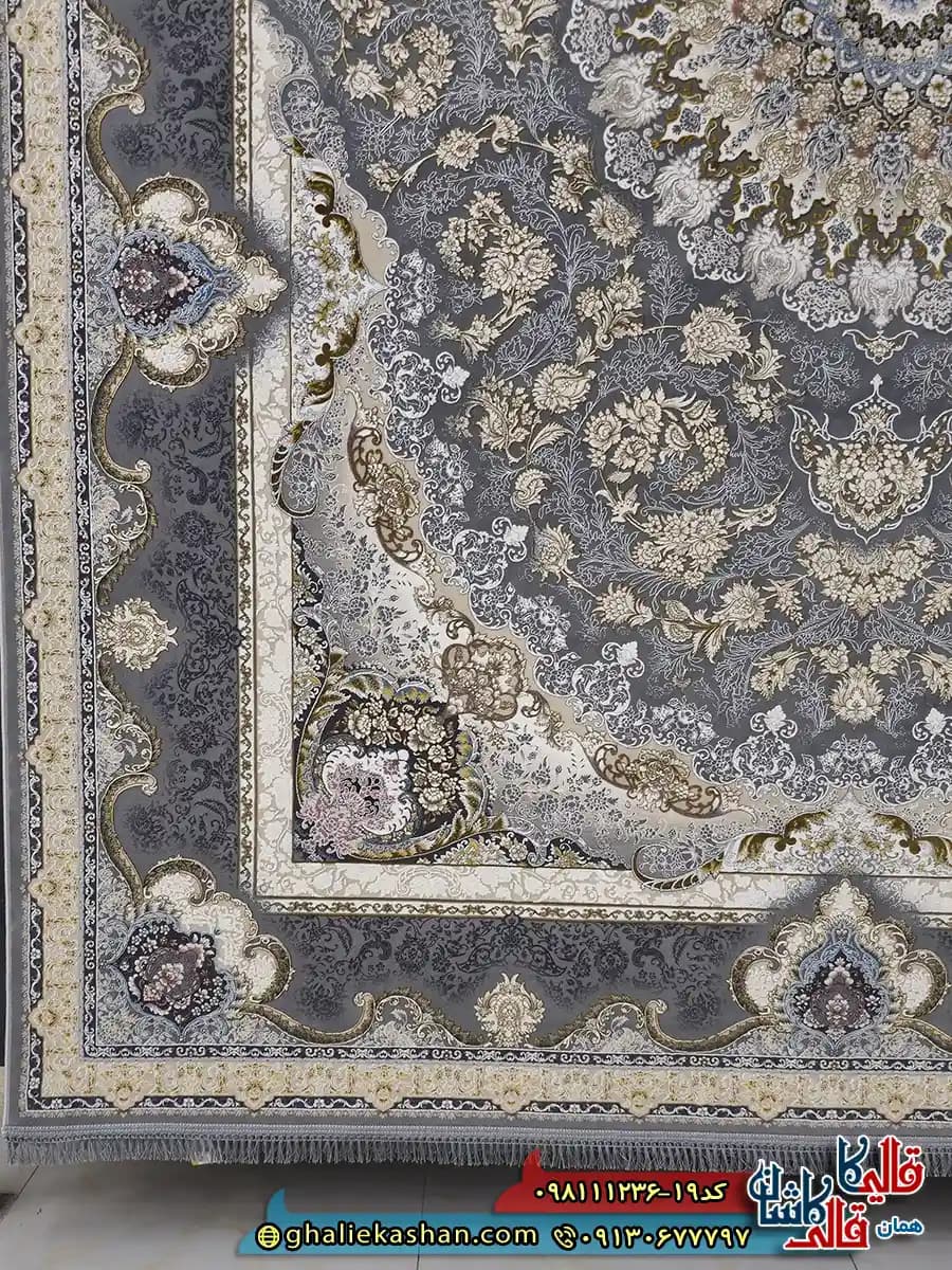 فرش طلاکوب 1200 شانه طرح شکوه رنگ طوسی نقره ای گل برجسته کاشان — تصویر ۳
