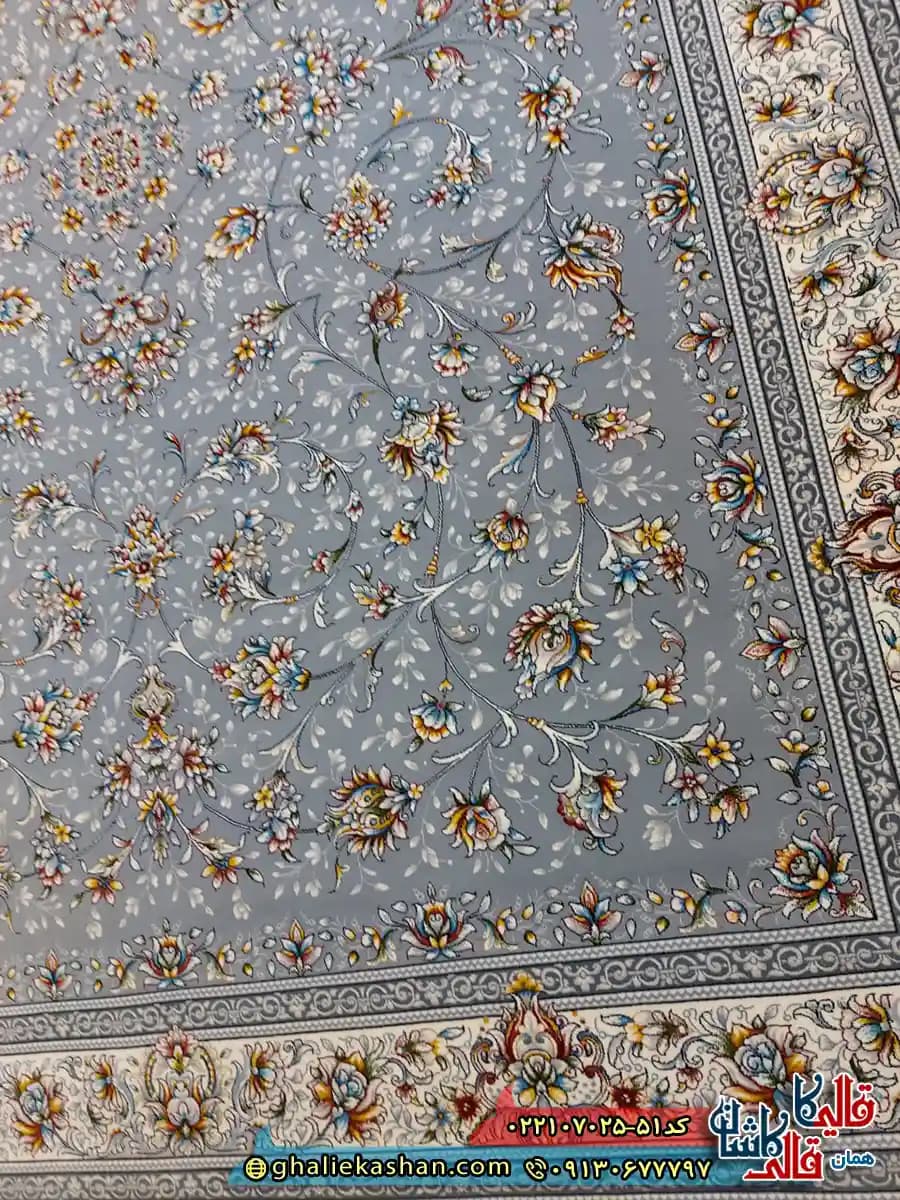 فرش 700 شانه طرح افشان وفا رنگ طوسی نقره ای کاشان — تصویر ۴