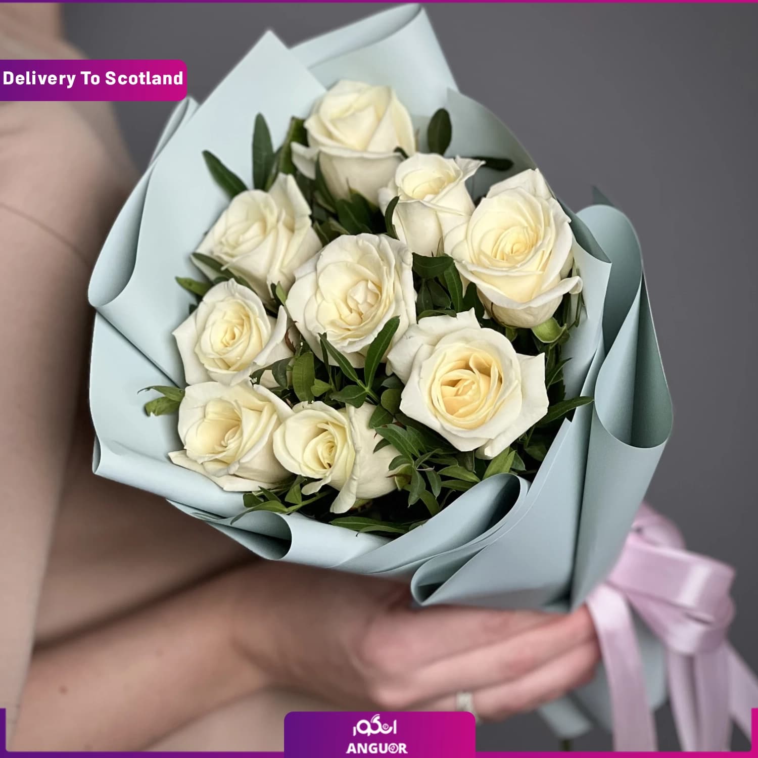دسته گل 9 شاخه رز سفید (تحویل در اسکاتلند)