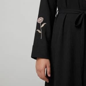 عبانوجوان گلدوزی — تصویر ۲