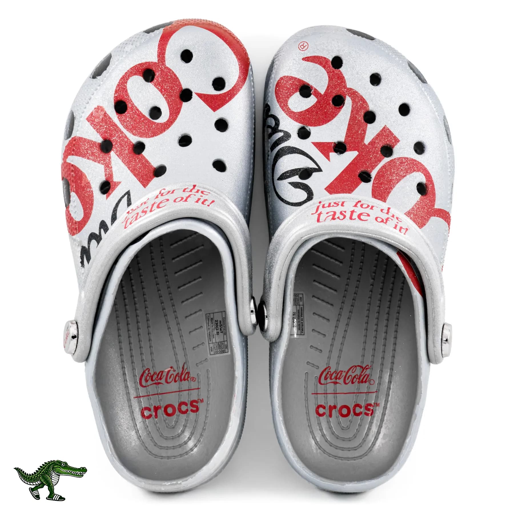 کراکس دایت کوک کلاسیک نقره‌ای زنانه و مردانه | Diet Coke Classic Clog — تصویر ۳