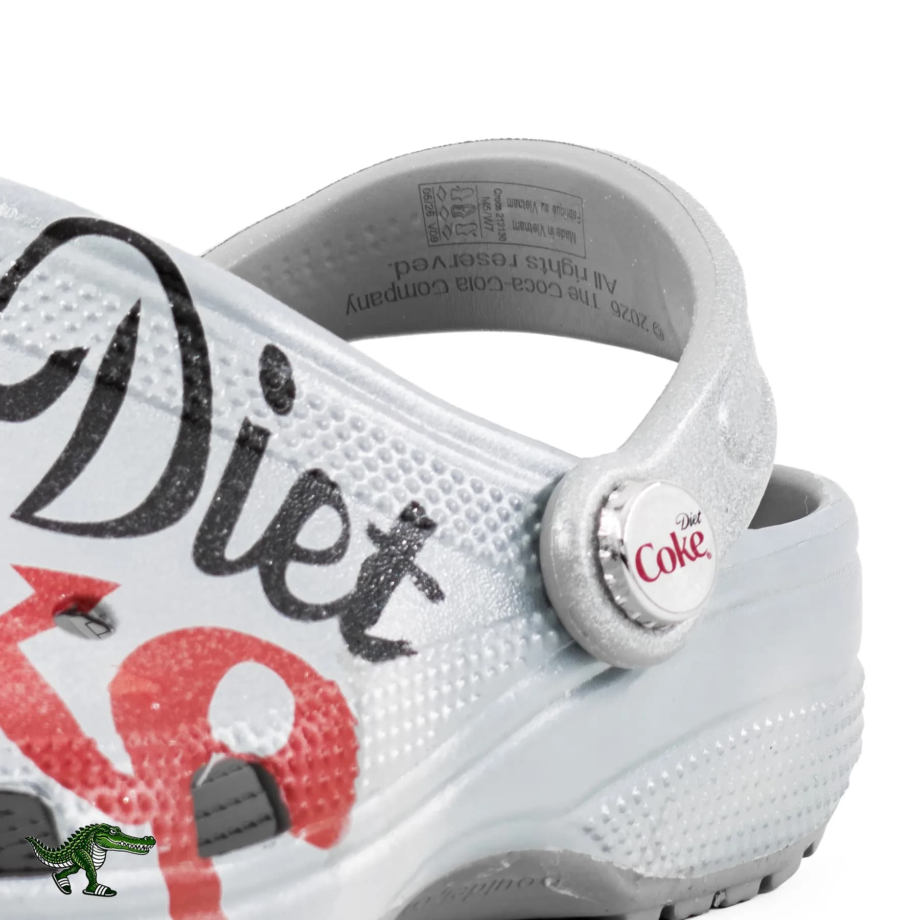 کراکس دایت کوک کلاسیک نقره‌ای زنانه و مردانه | Diet Coke Classic Clog — تصویر ۵