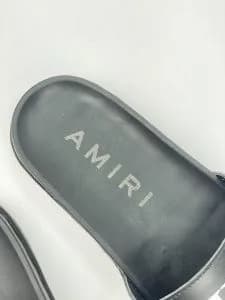 صندل اسلیپر AMIRI امیری چرم سفید چاپ مشکی — تصویر ۲