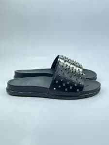 صندل اسلیپر کریستیان لوبوتین christian louboutin چرم مشکی میخ دار میخ دودی نصف اینه ای دودی — تصویر ۷
