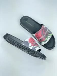 صندل اسلیپر دولچه گابانا dolce & gabbana چرم چاپی طرح دولچه گل روز قرمز — تصویر ۳