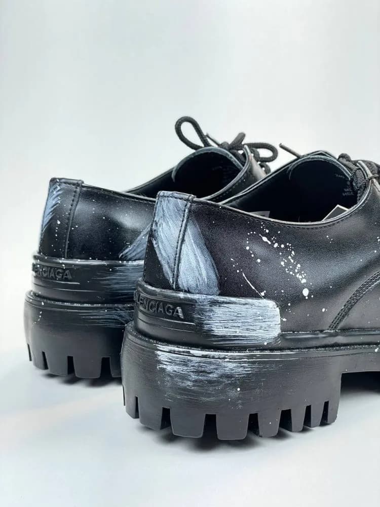 کد 2914 کفش بالنسیاگا BALENCIAGA لوفر بندی کلاسیک اسپرت رویه ساده چرم مشکی نقاشی قطره — تصویر ۸