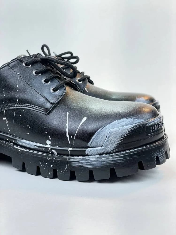 کد 2914 کفش بالنسیاگا BALENCIAGA لوفر بندی کلاسیک اسپرت رویه ساده چرم مشکی نقاشی قطره — تصویر ۴
