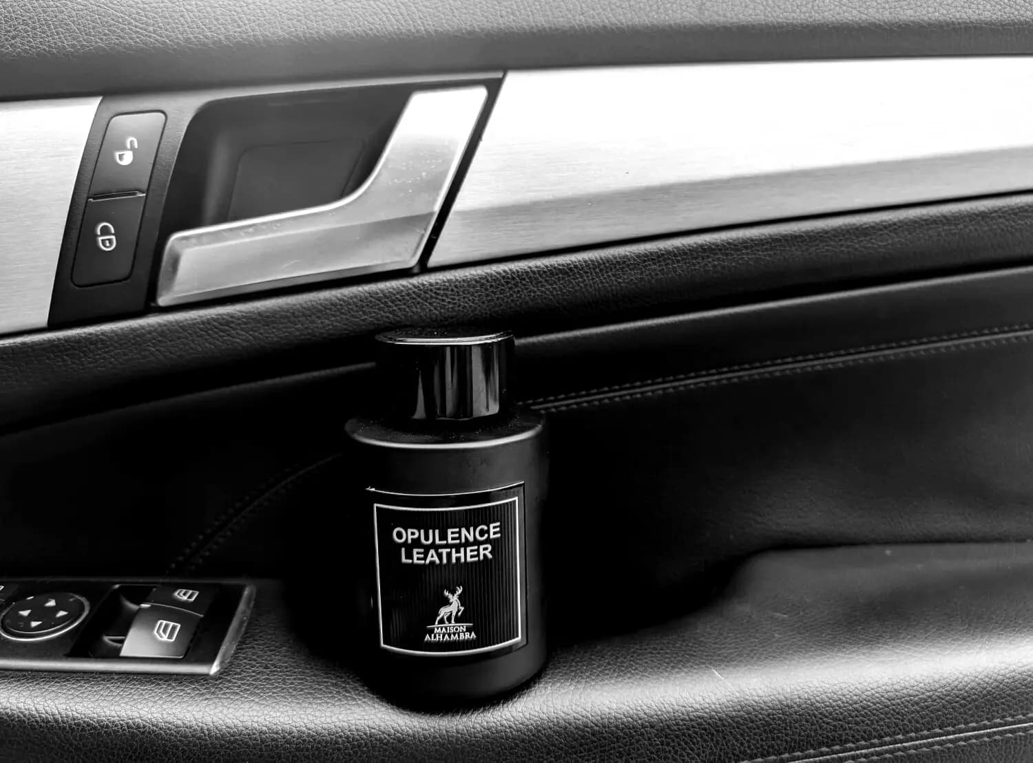 عطر ادکلن الحمبرا اوپولنس لدر ( امبر لدر) اصل | Maison Alhambra Amber Leather — تصویر ۶