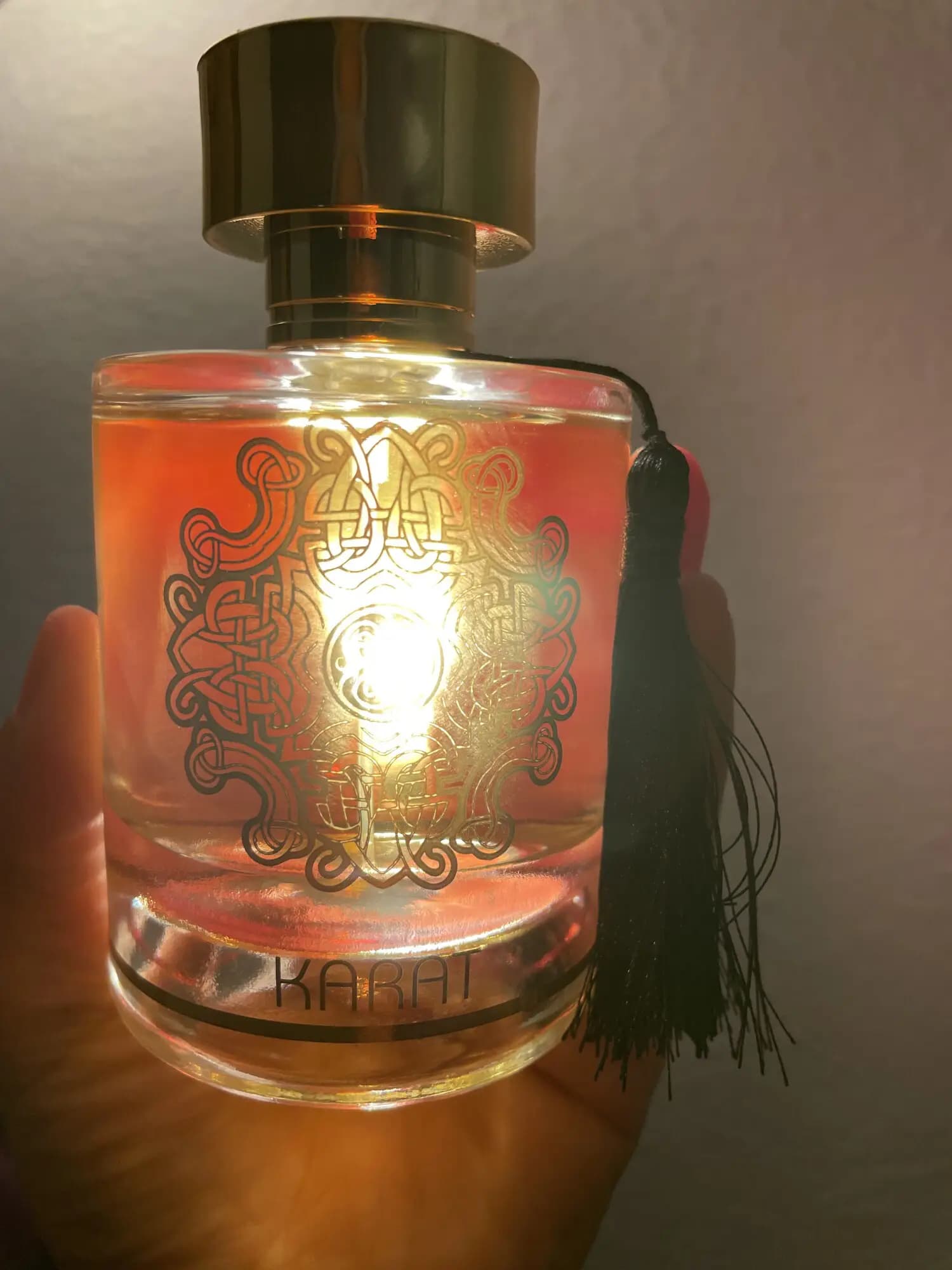 عطر ادکلن الحمبرا کارات (کیرکه) | Maison Alhambra Karat — تصویر ۴