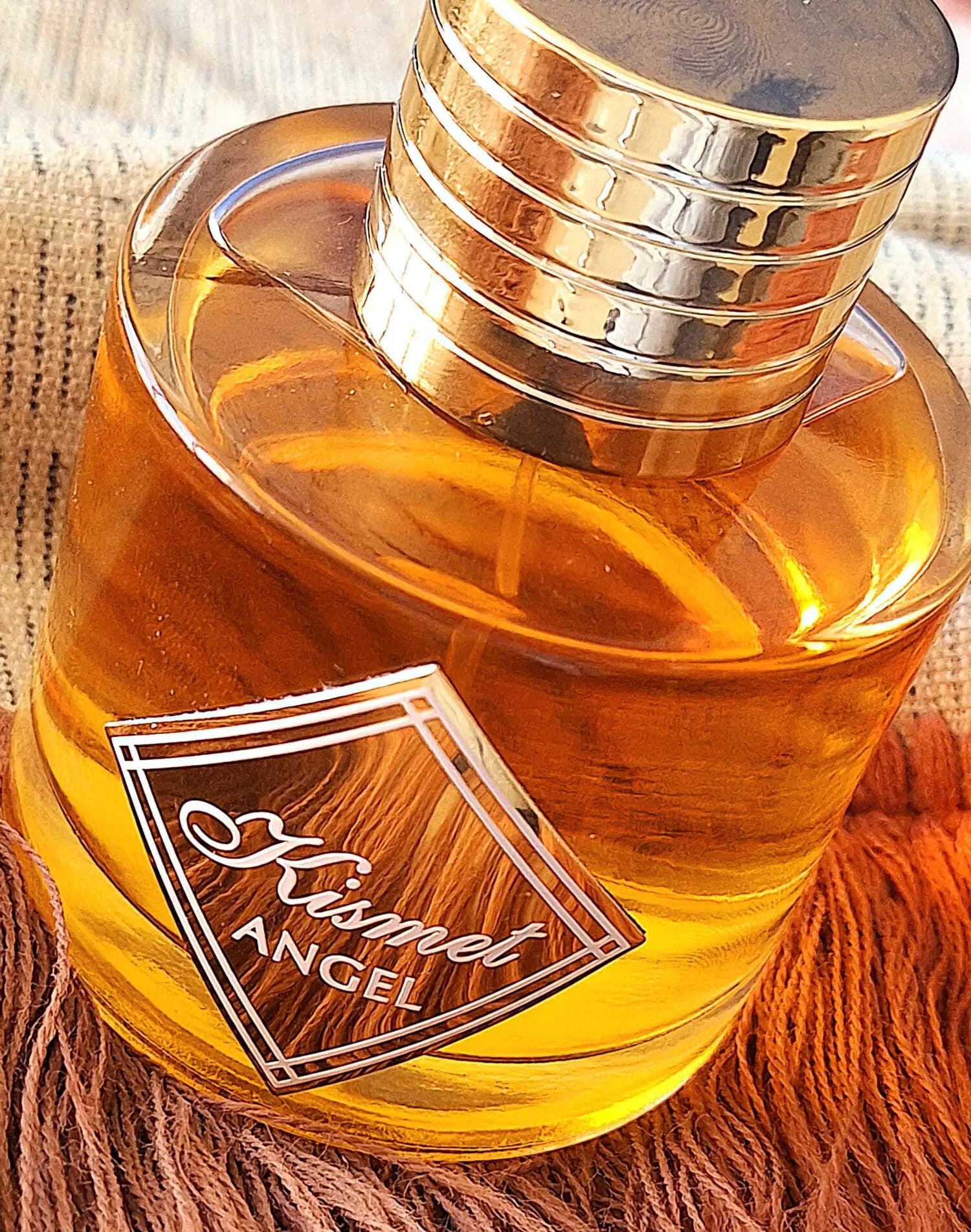 عطر ادکلن الحمبرا کیسمت آنجل (آنجلز شیر) | Maison Alhambra Kismet Angel — تصویر ۵