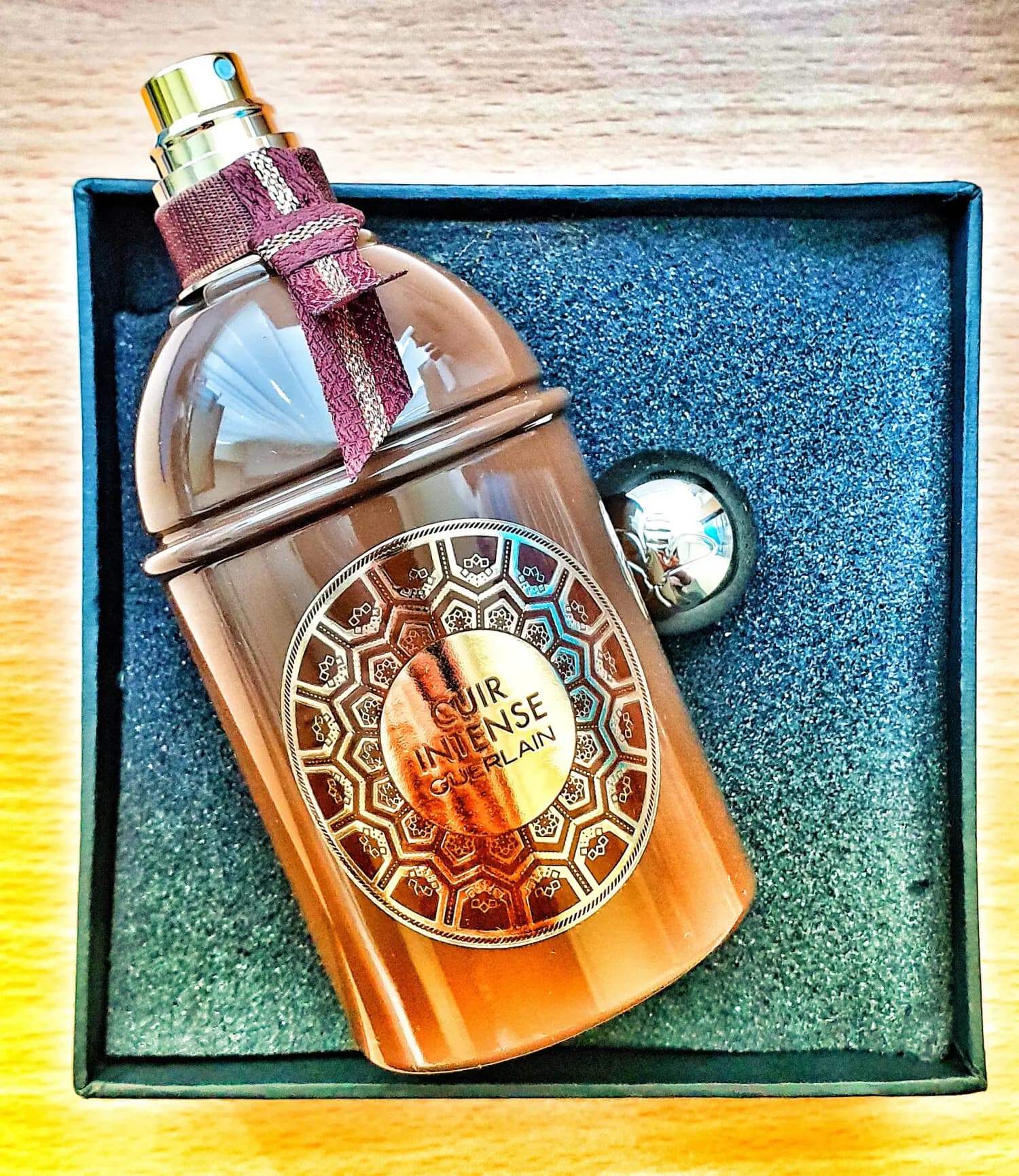 عطر ادکلن گرلن کویر اینتنس اصل | Guerlain Les Absolus d Orient Cuir Intense — تصویر ۲