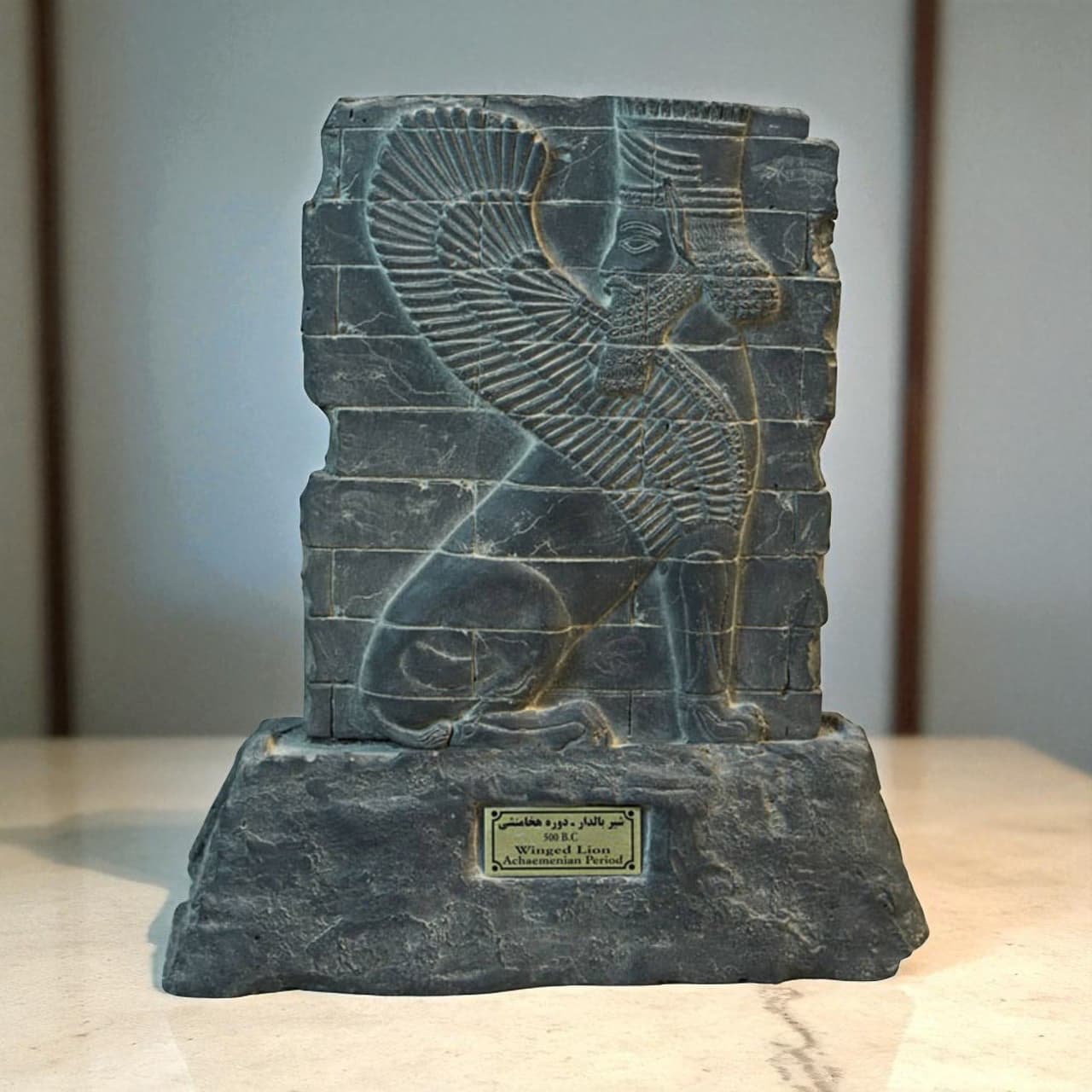 مجسمه کتیبه آجری شیر بالدار کد MO310 — تصویر ۶