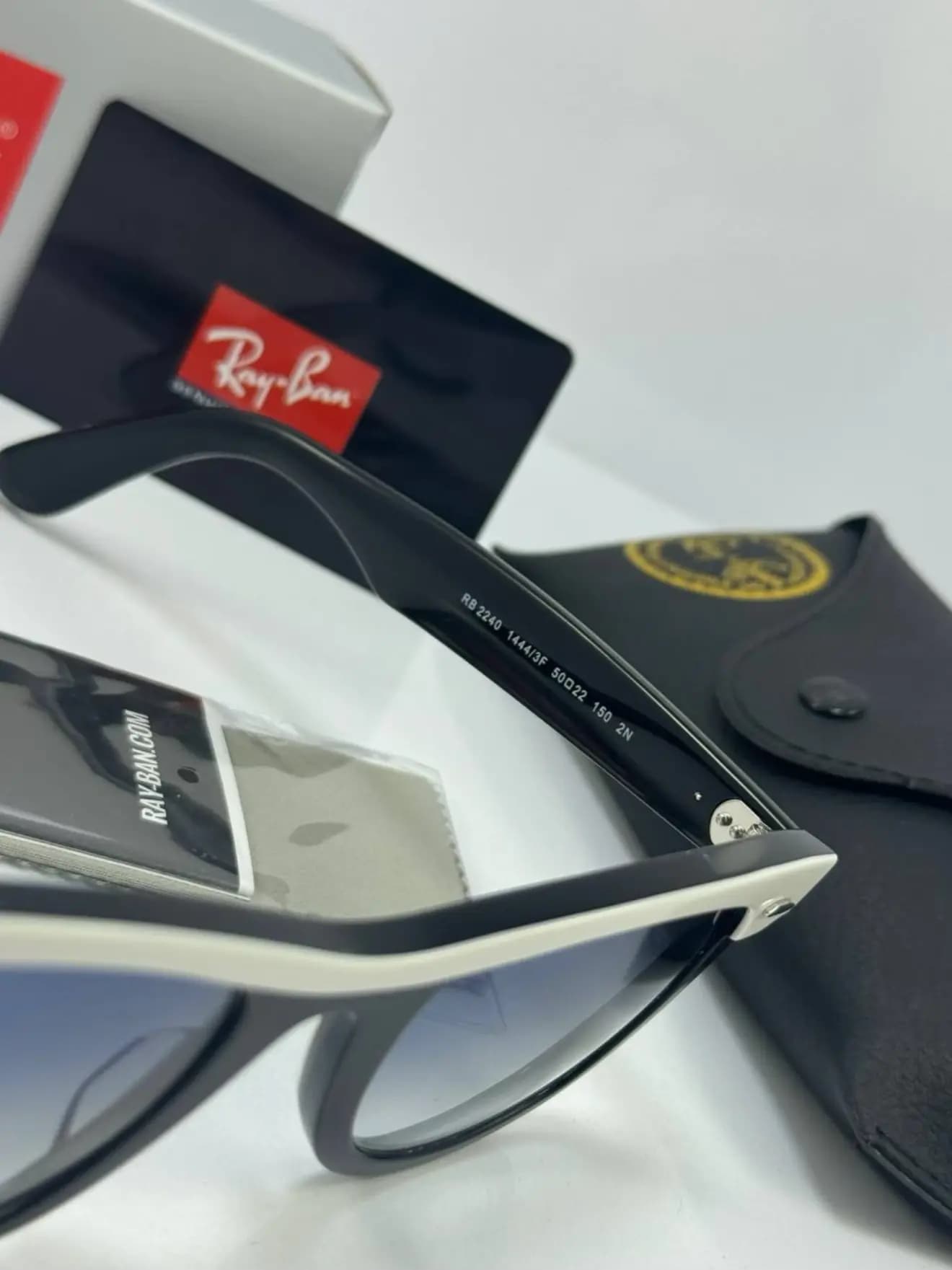 عینک ریبن مشکی سفید rb-2240 — تصویر ۳