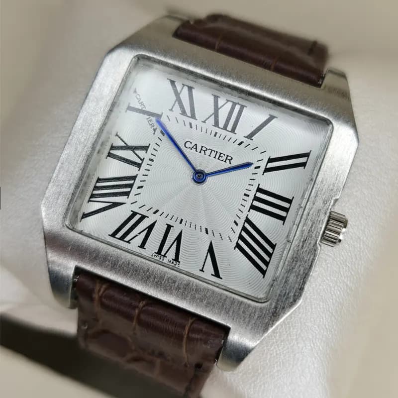 ساعت مچی مردانه کارتیر سانتوس Cartier santos نقره ای بند چرم — تصویر ۵