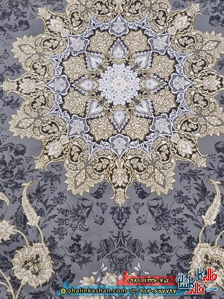 فرش طلاکوب 1200 شانه طرح آیدا رنگ طوسی نقره ای کاشان — تصویر ۴