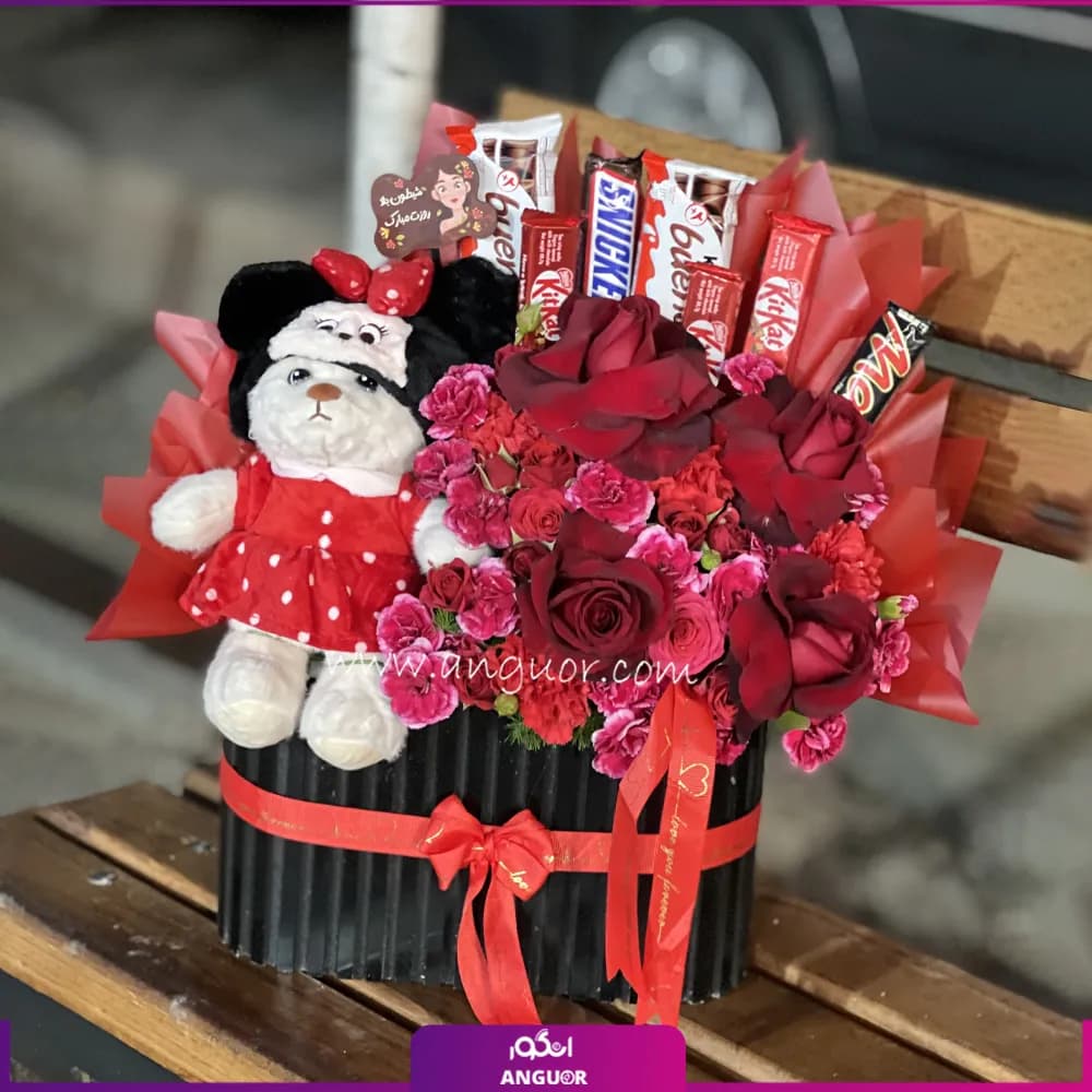 باکس گل و شکلات همراه با عروسک