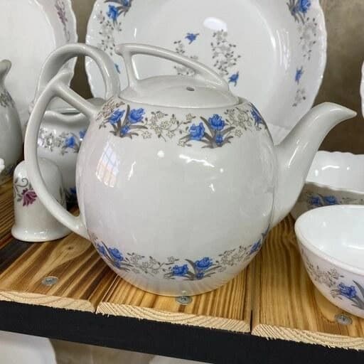 قوری چینی گل آبی و گل صورتی — تصویر ۲