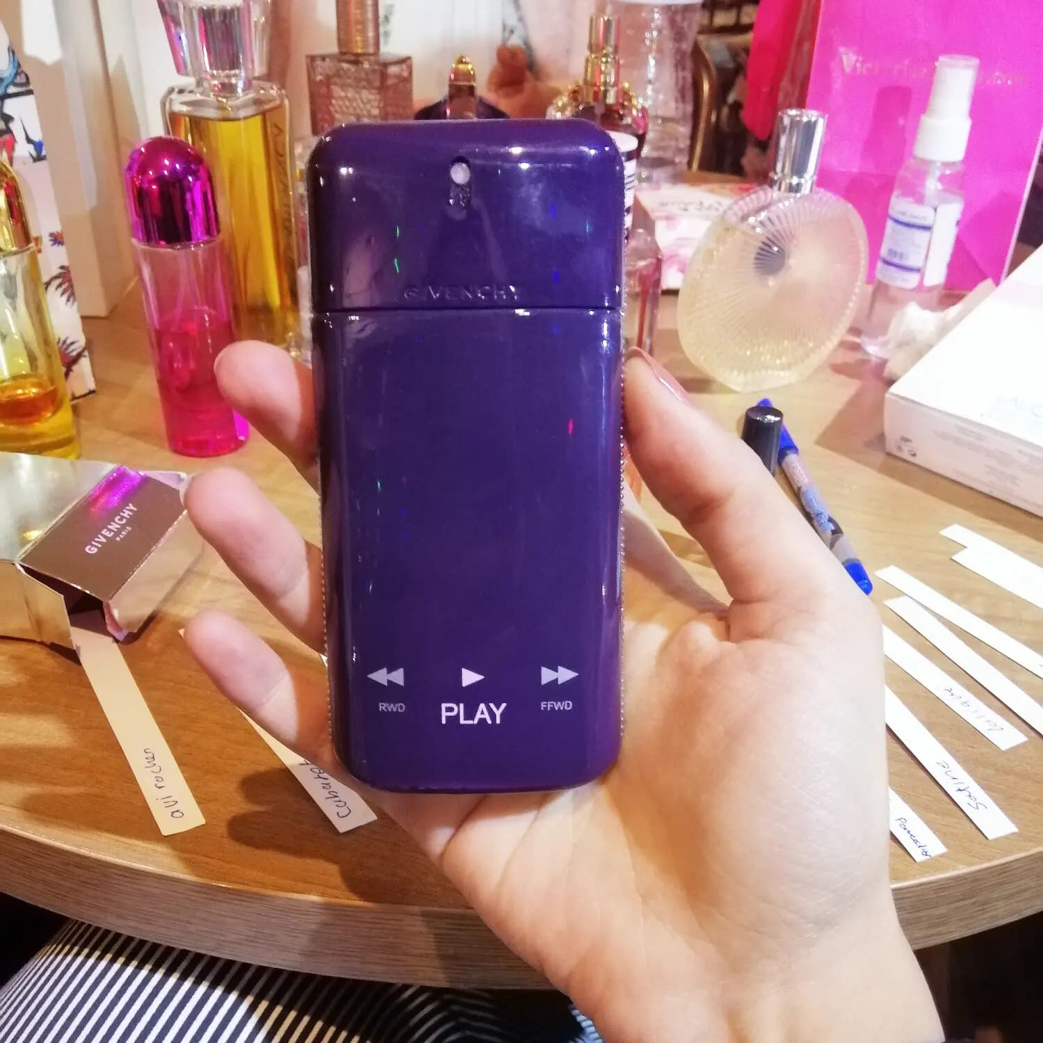 عطر ادکلن جیوانچی پلی اینتنس فور هر اصل | Givenchy Play For Her Intense — تصویر ۴