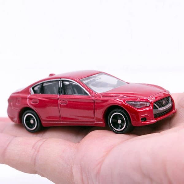 ماشین فلزی تامیکا مدل Nissan Skyline قرمز — تصویر ۲