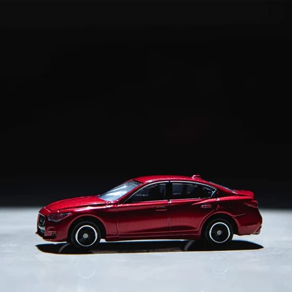 ماشین فلزی تامیکا مدل Nissan Skyline قرمز — تصویر ۶