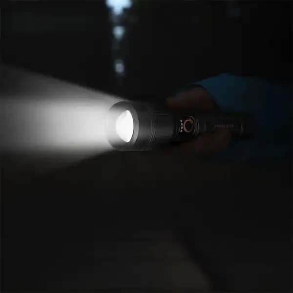 چراغ قوه شارژی ۳۰ وات برد نور 700 متر پرودو Porodo Lumalite 2600 Rechargeable Flashlight PDFL9972 — تصویر ۶